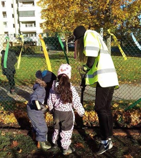 Trädplantering på Violens förskola. Foto Maria Sima.